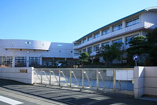 【周辺】藤ヶ岡中学校まで482m