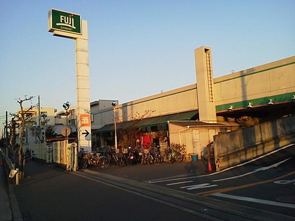 【周辺】Fuji鵠沼店まで317m