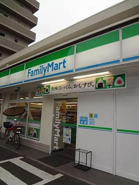 【周辺】ファミリーマート松崎町店まで582m