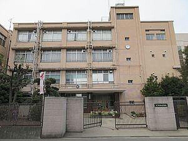 【周辺】大阪市立瓜破西中学校まで557m