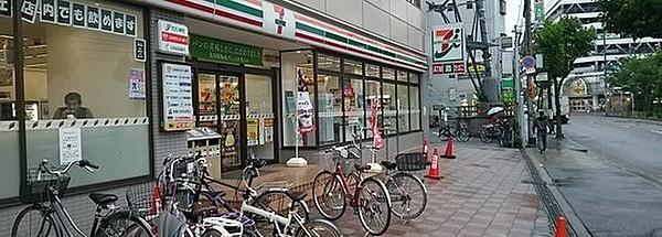 【周辺】セブンイレブン大阪出戸駅前店まで442m