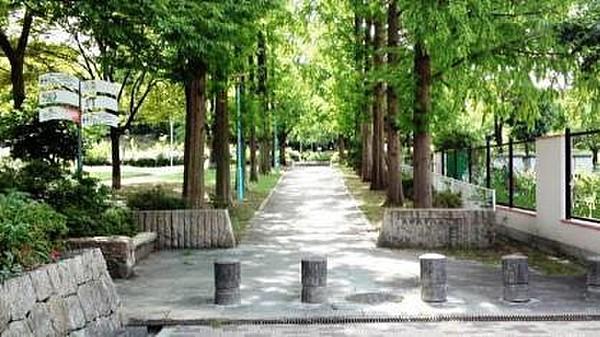 【周辺】矢田教育の森公園まで886m