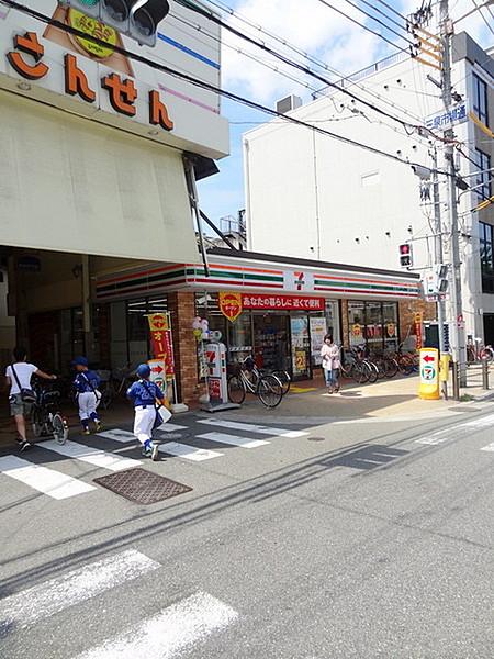 【周辺】セブンイレブン大阪三泉市場通店まで353m