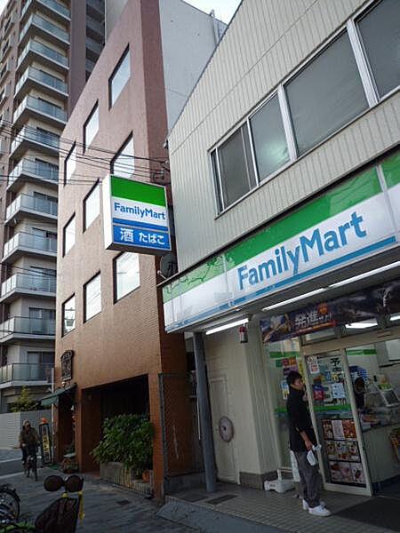 【周辺】ファミリーマート泉尾一丁目店まで441m