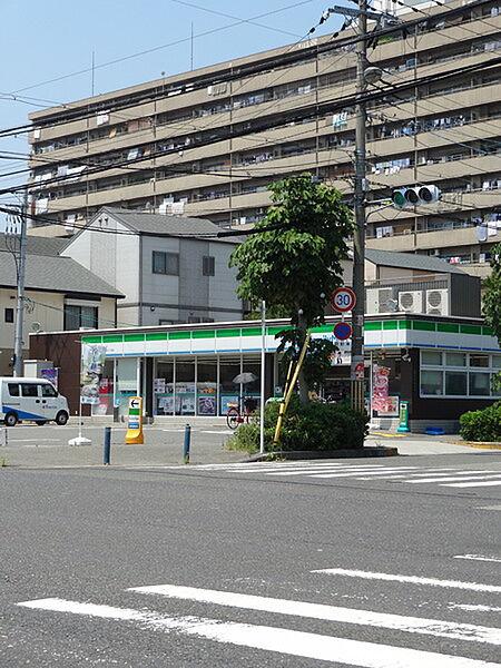 【周辺】ファミリーマート泉尾七丁目店まで135m