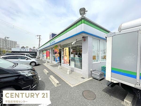 【周辺】ファミリーマート大正千島一丁目店まで431m