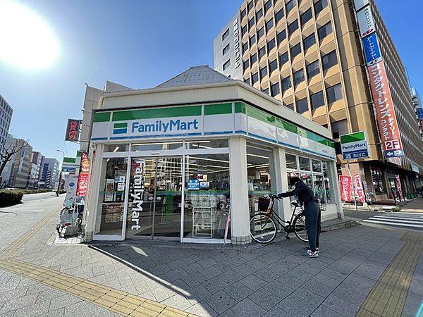 【周辺】ファミリーマート明石駅南店まで624m