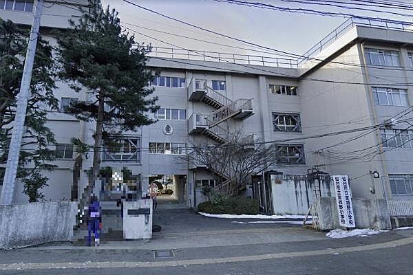 【周辺】仙台市立宮城野小学校まで568m、創立は1956年の歴史ある学校です。児童数517名（2021年度）