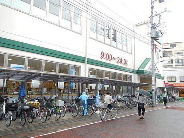 【周辺】マルエツ新田店まで607m