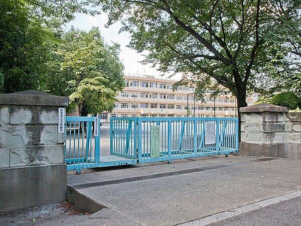 【周辺】所沢市立美原小学校まで421m、西武新宿線「新所沢駅」が最寄りの小学校でございます。ご近所の評判も良いです！