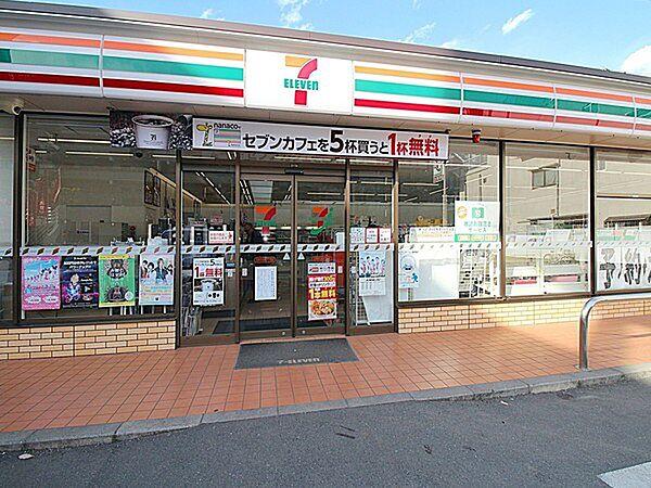 【周辺】セブンイレブン西東京田無7丁目店まで555m、24時間営業青梅街道沿いに位置しています。駐車場：有(9台)