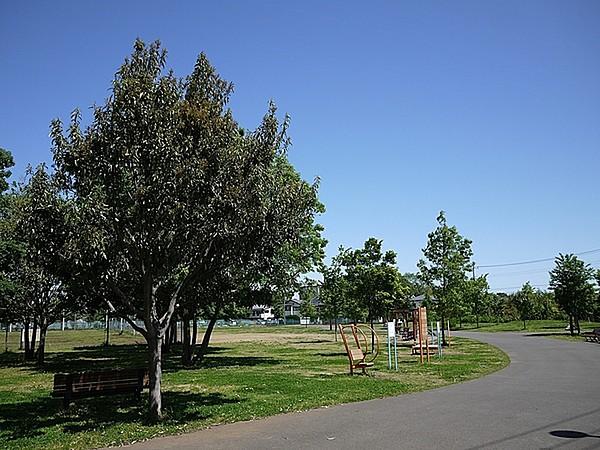 【周辺】都立六仙公園まで2167m、都立六仙公園　開園面積. 50、112.04平方メートル（平成27年6月1日現在）水景施設、芝生広場あり。駐車場無し。