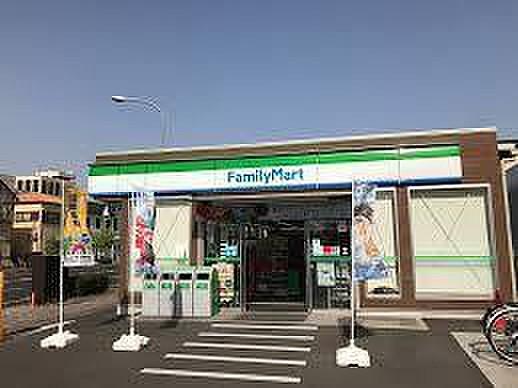 【周辺】ファミリーマート岡山浜二丁目店まで411m
