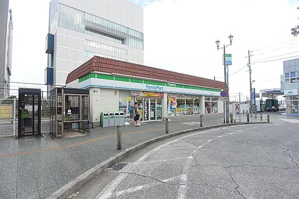 【周辺】ファミリーマート東飯能駅西口店まで1078m、営業時間　年中無休