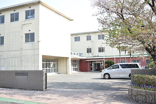 【周辺】浜松市立西部中学校まで656m