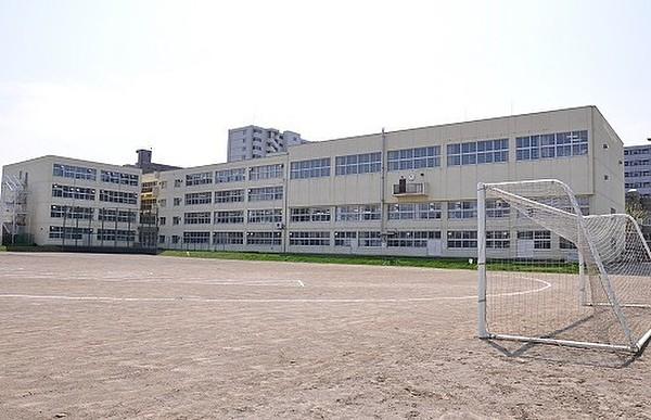 【周辺】札幌市立北辰中学校まで339m