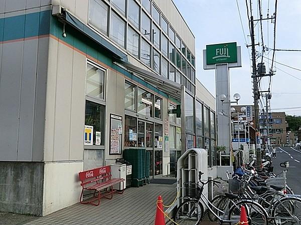 【周辺】FUJI鳥山店まで1184m、夜22時まで営業しているスーパー。横浜銀行のATMもあり便利です。
