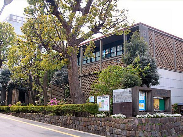 【周辺】神奈川県立図書館まで623m