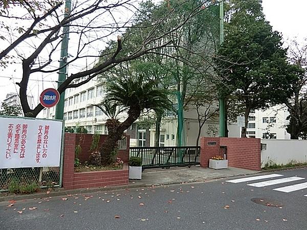 【周辺】横浜市立左近山中学校まで329m