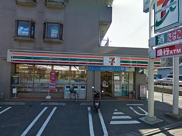 【周辺】セブンイレブン川崎野川くぬぎ坂店まで858m、コンビニもあって便利です