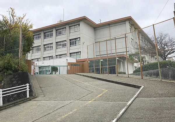 【周辺】奈良市立富雄南中学校まで1963m