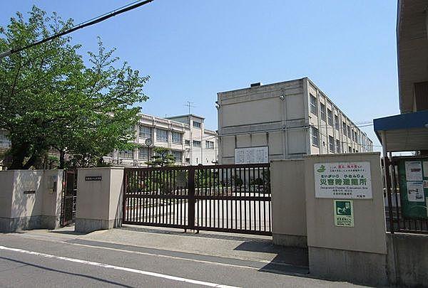 【周辺】大阪市立十三中学校まで763m