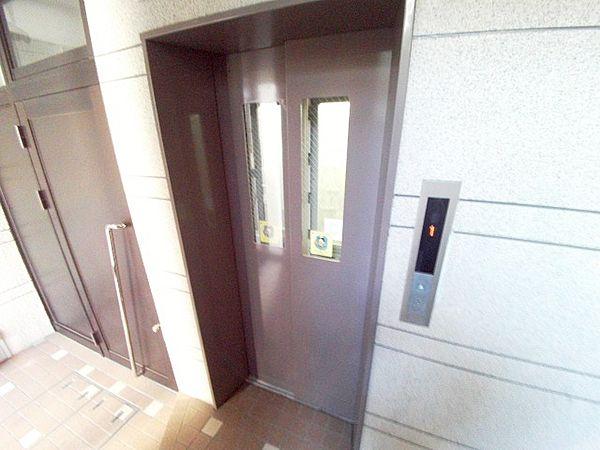 【駐車場】エレベーター完備