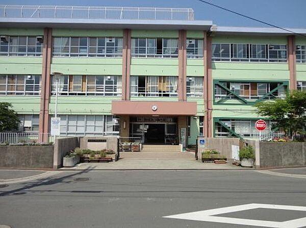 【周辺】貝塚市立中央小学校まで1044m
