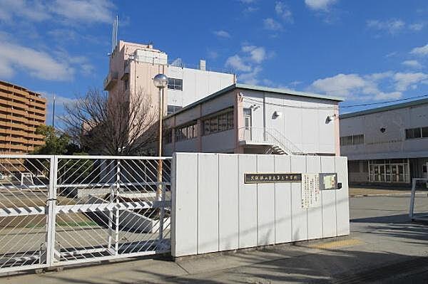 【周辺】大阪狭山市立第三中学校まで305m