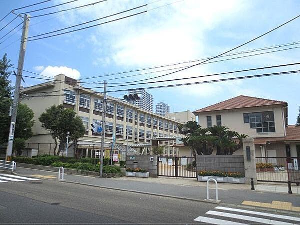 【周辺】神戸市立住吉小学校まで899m