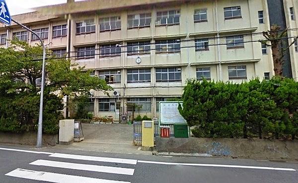 【周辺】泉佐野市立第三中学校まで784m