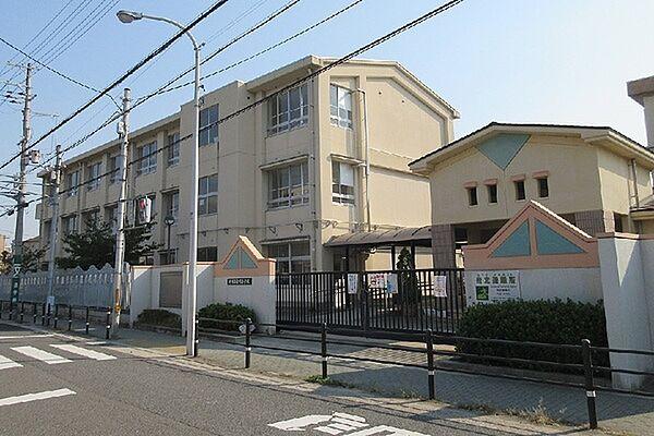 【周辺】堺市立金岡小学校まで670m