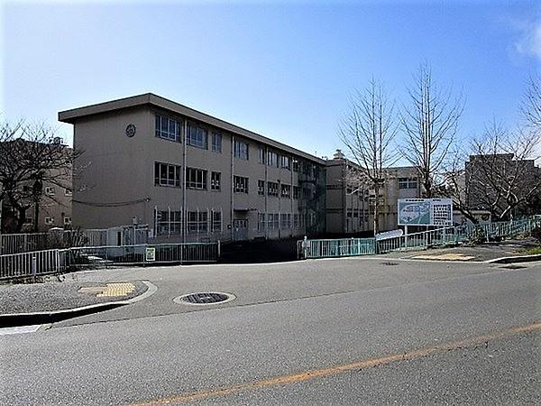 【周辺】神戸市立舞子中学校まで940m