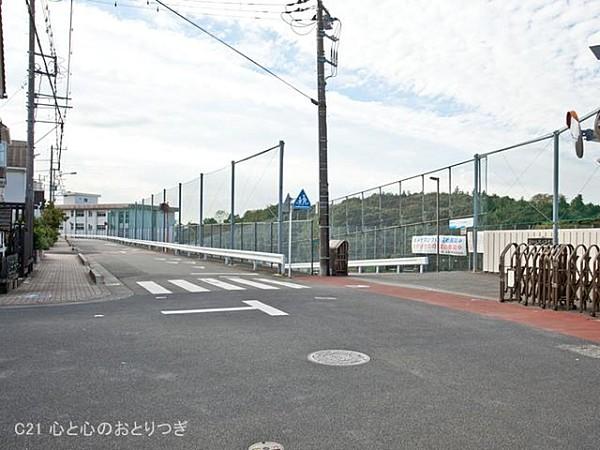 【周辺】綾瀬市立北の台中学校まで556m