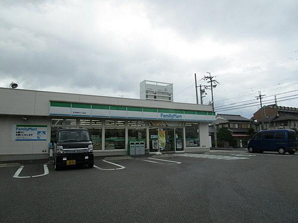 【周辺】ファミリーマート草津野村六丁目店まで749m