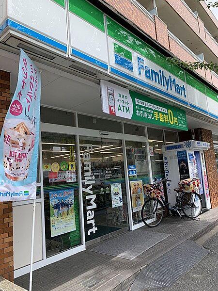【周辺】ファミリーマート　新桜台店まで430m、24時間営業　駅の出入り口からあるいて30秒