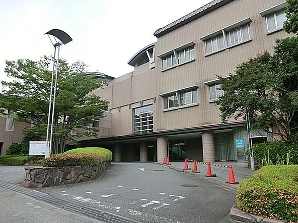 【周辺】公益財団法人東京都保健医療公社多摩南部地域病院まで2355m