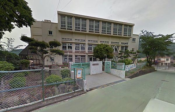 【周辺】神戸市立唐櫃小学校まで379m、神戸市立唐櫃小学校