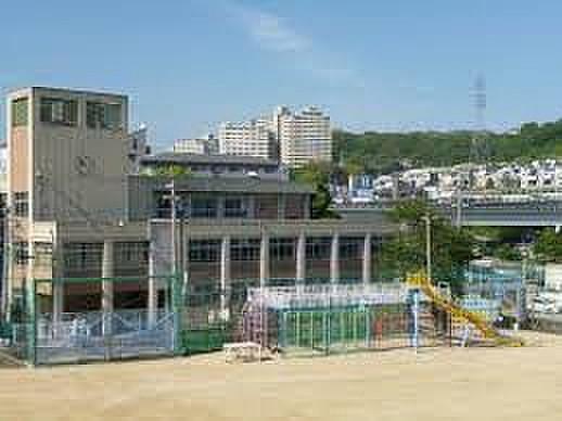 【周辺】【小学校】神戸市立名谷小学校まで950ｍ