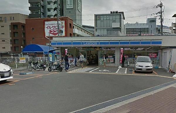【周辺】ローソン阪急茨木市駅南店まで453m、駅前では珍しい駐車場付きのコンビニです。