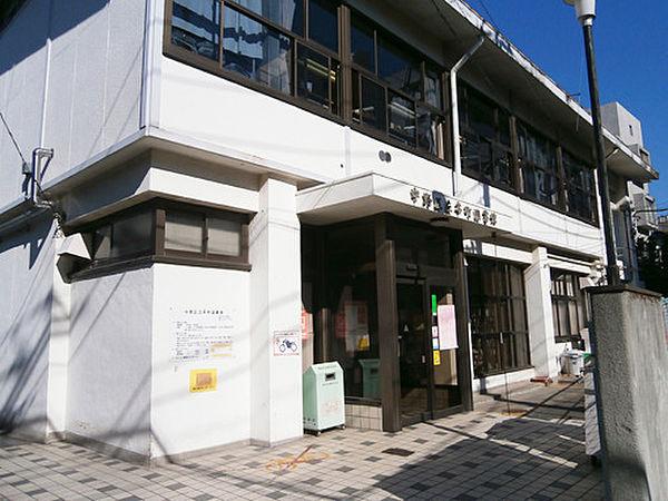 【周辺】中野区立本町図書館まで907m
