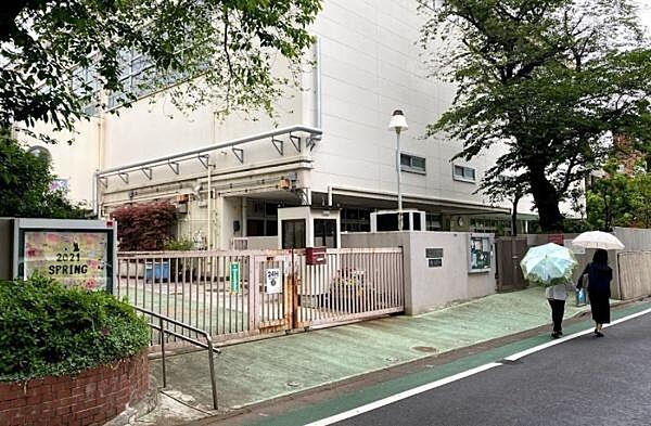 【周辺】渋谷区立鳩森小学校まで259m