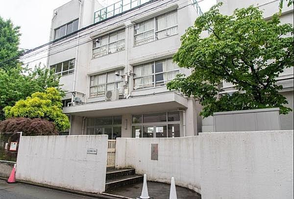 【周辺】世田谷区立駒繋小学校まで488m
