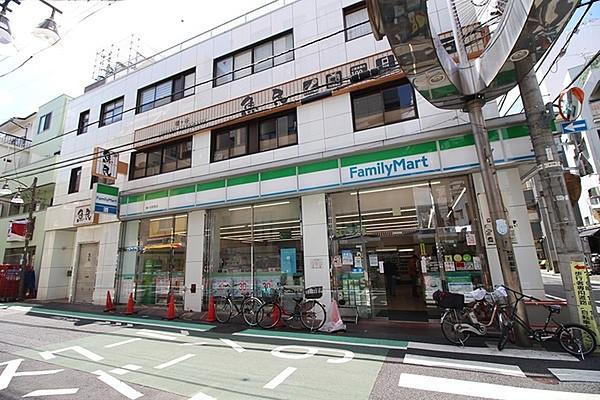 【周辺】ファミリーマート 幡ヶ谷駅南店まで80m