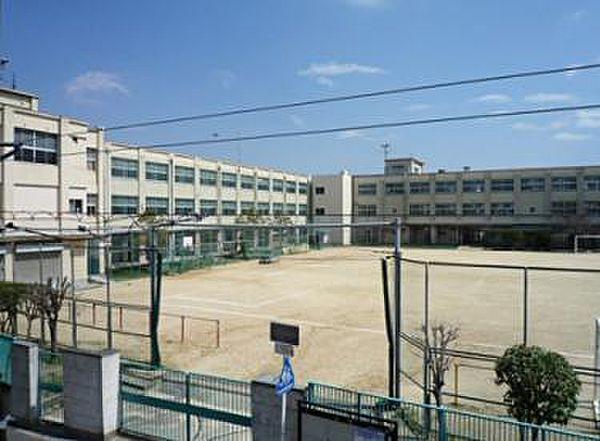 【周辺】大阪市立矢田中学校まで851m