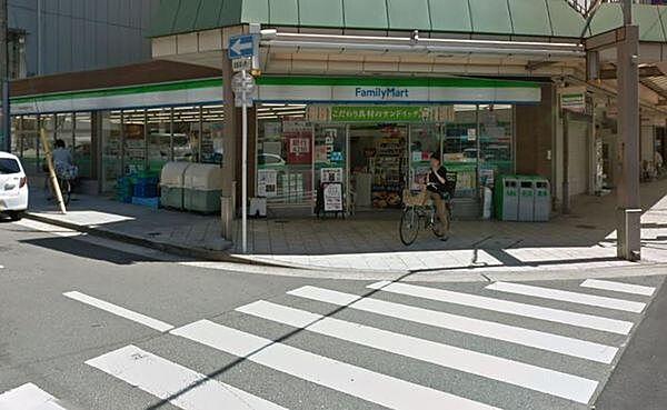 【周辺】ファミリーマート内久宝寺町四丁目店まで245m
