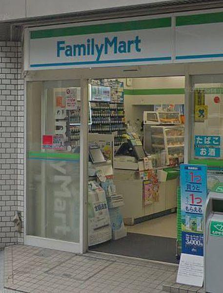 【周辺】ファミリーマート中津駅東店まで77m