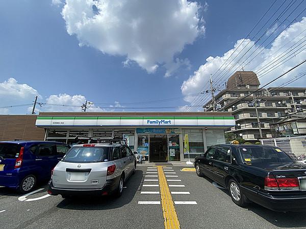 【周辺】ファミリーマート吉祥院東砂ノ町店まで220m