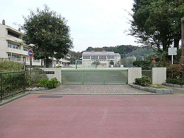【周辺】横浜市立本牧小学校まで1032m、徒歩約13分です