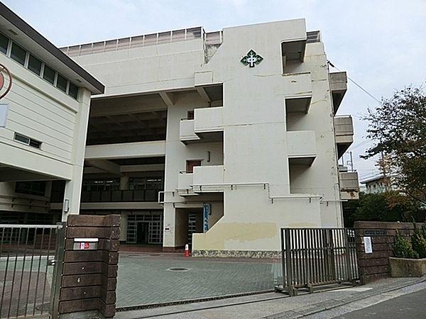 【周辺】横浜市立森中学校まで865m